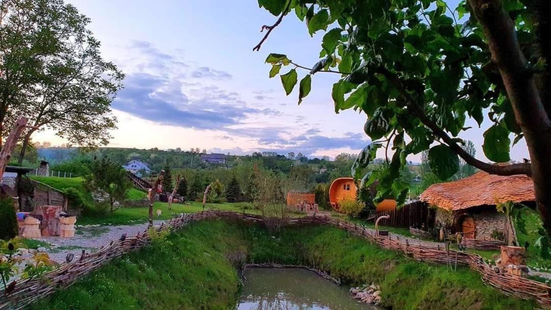 Valea Celor Doisprezece Hotel Piriu Dobreni Bagian luar foto