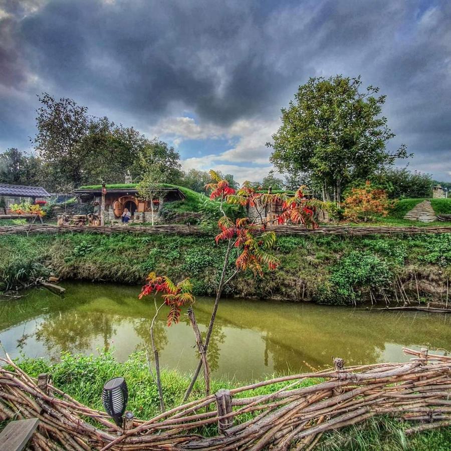 Valea Celor Doisprezece Hotel Piriu Dobreni Bagian luar foto