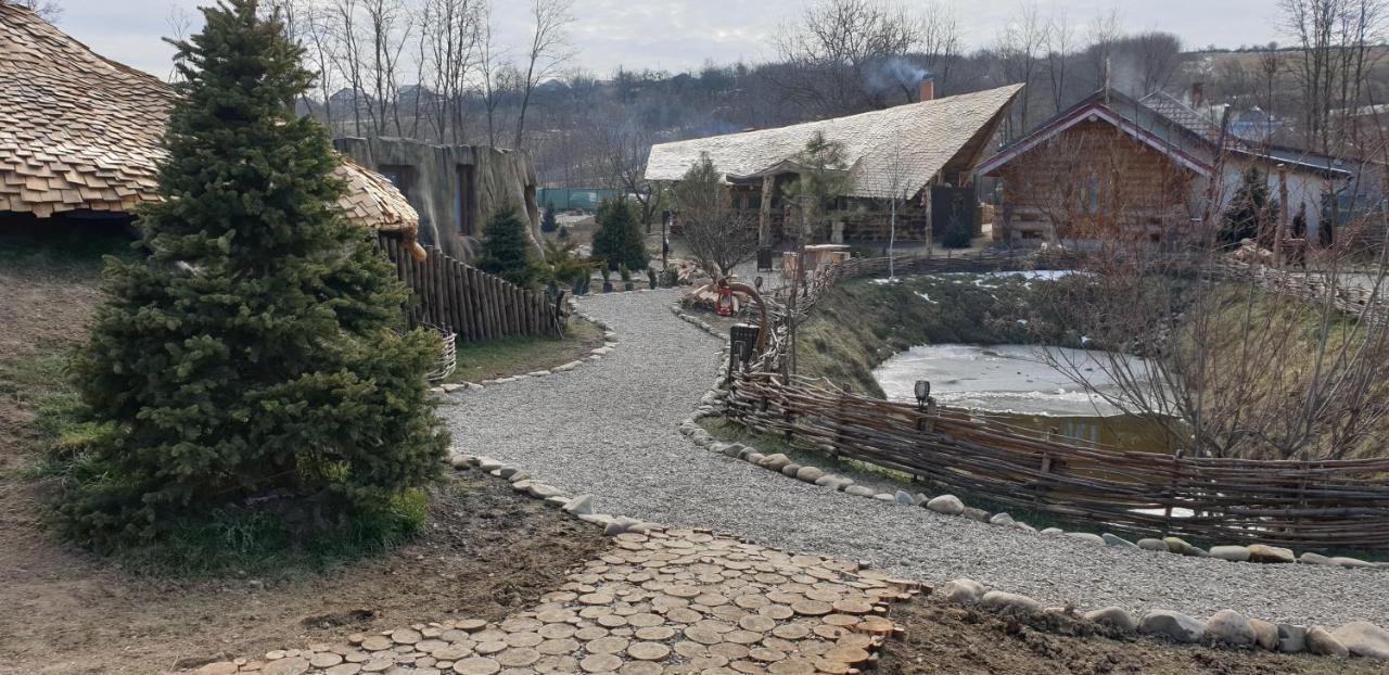 Valea Celor Doisprezece Hotel Piriu Dobreni Bagian luar foto