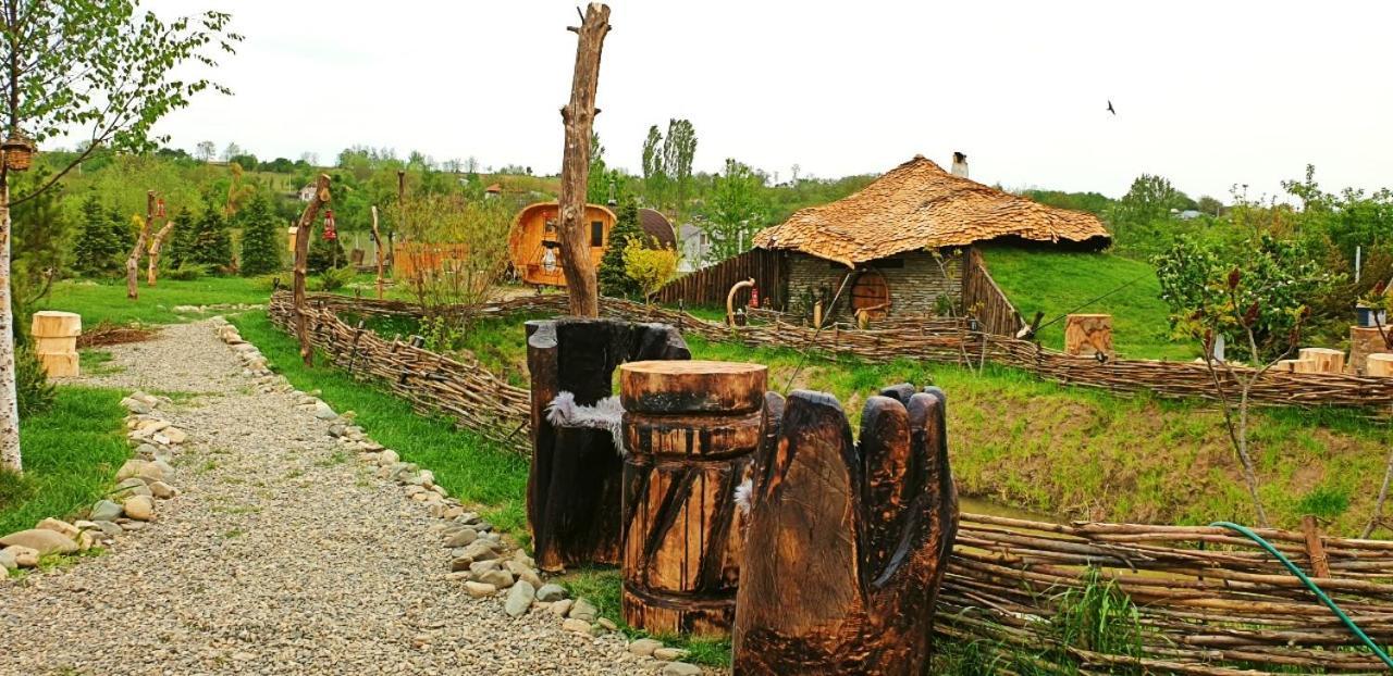 Valea Celor Doisprezece Hotel Piriu Dobreni Bagian luar foto